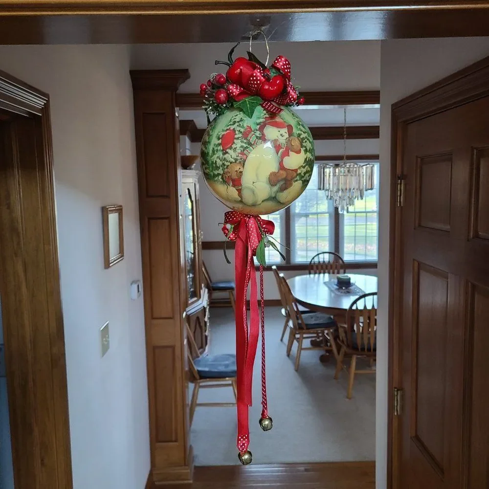 Oversize Mistletoe Christmas Holiday Doorway Or Window Bears Hanging Ornament